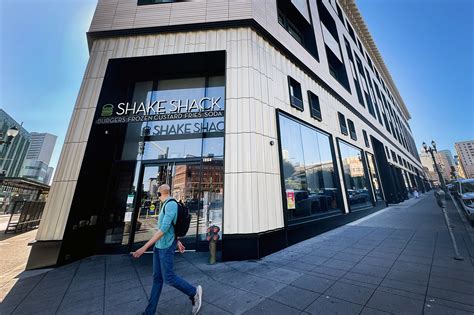 Shake Shack shuts down in Oakland, First Edition sets closing date.